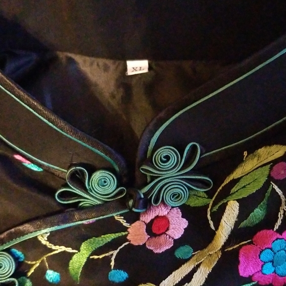 Embroidered Oriental black silk dress size XL - Picture 8 of 8